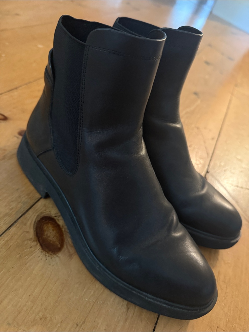 Franco Sarto Classic Black Chelsea Boot - Women's Leather Ankle Boots size 10